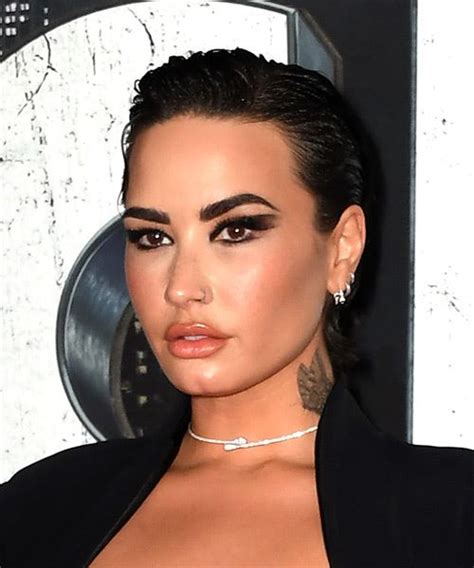 Demi Lovato Slicked Back Wet Look Hairstyle Hairstyles