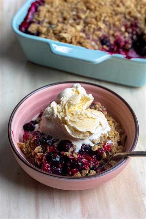 Triple Berry Crisp Recipe Berry Crisp Baked Dishes Sweet Tooth