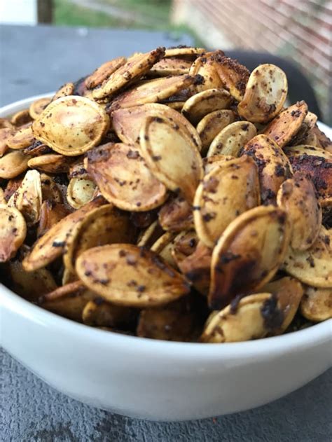 Quick And Easy Roasted Pumpkin Seeds Delishably Food And Drink