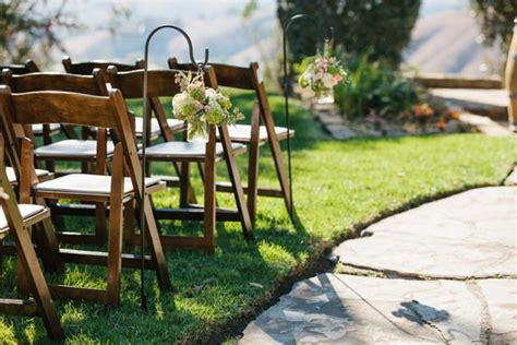 Decorating Your Outdoor Wedding and Reception with Flowers | Outdoor