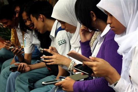 Penggunaan Media Sosial Di Kalangan Remaja Perkembangan Media
