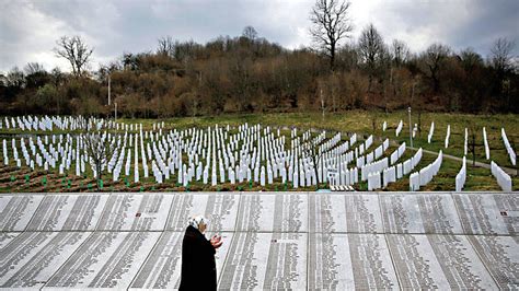 The srebrenica massacre, also known as the srebrenica genocide 7 (bosnian: Deset let za Srebrenicu. Srbský soud poslal do vězení muže ...