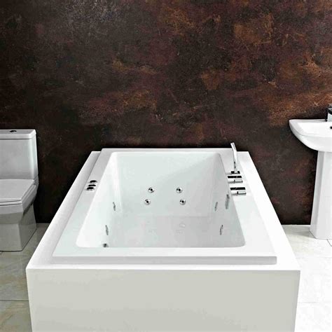 Choosing the bathtub size has a big impact on the bathroom's layout, so use this guide to find the right size based on your desired tub shape and space. Large Whirlpool Baths for 2 People with Stunning Spa ...