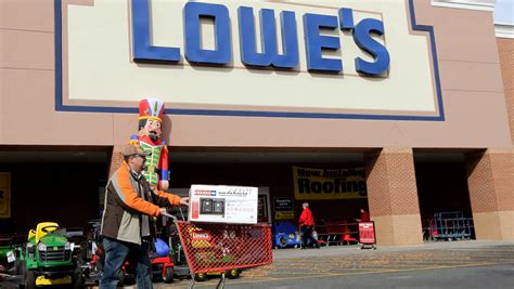 Here's how one Lowe’s employee stole $130,000