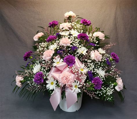White Funeral Flowers Arrangement Graceful Loving Heart Sf210 Casket