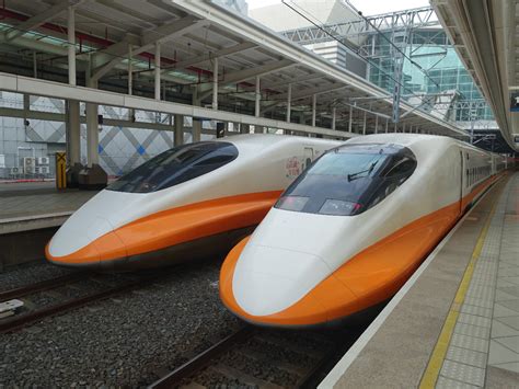 Maybe you would like to learn more about one of these? 鐵貓＝鐵道與貓的完美結合: 台灣高鐵700T型列車