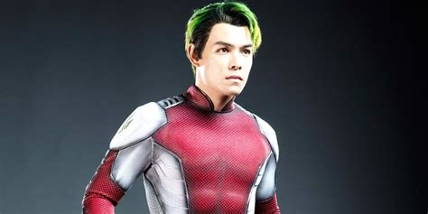 New Beast Boy Costume Revealed In Official Titans Season 4 Images