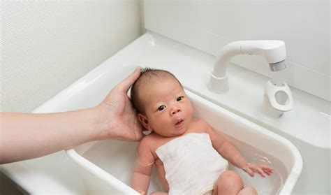 赤ちゃんとお風呂はいつからok？安全のために知っておきたい入浴方法 Fromバスタイム×美容