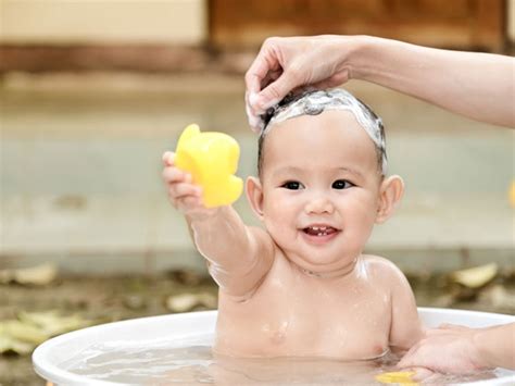 Traditionally a massage is given before a bath but you can also choose to massage your baby after a bath. Baby Hygiene Tips That Parents Should Know - Boldsky.com