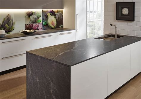 Arbeitsplatten aus granit sehen luxuriös aus, solange sie glänzend und neu sind. Lechner Küchenarbeitsplatten Design: Elegant Grey ...