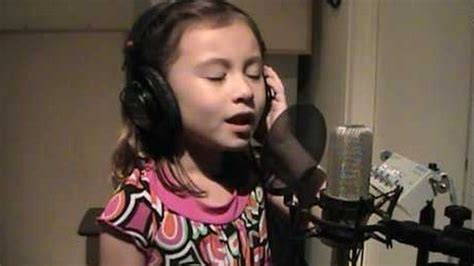 7 Year Old Girl Sings Amazing Version Of “o Holy Night” Video