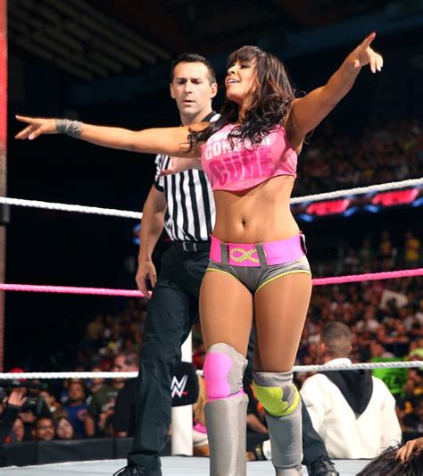 Raw Rosa Mendes Vs Layla Layla Wwe Wwe Womens Wrestling Divas