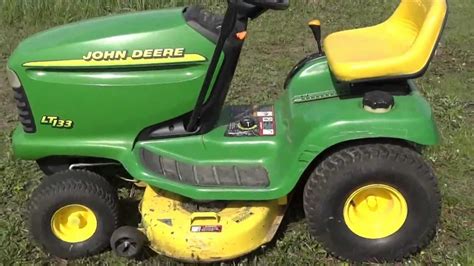 At Auction John Deere Lt133 Riding Lawn Mower With 38 Deck Youtube