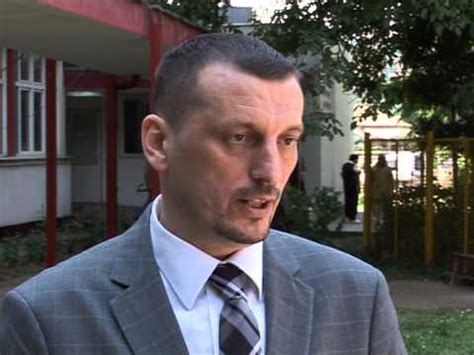 His father, dragoljub, was an official and his mother tiosava was a housewife. Niš, KCN, direktor Kliničkog centra, prof. dr Zoran ...