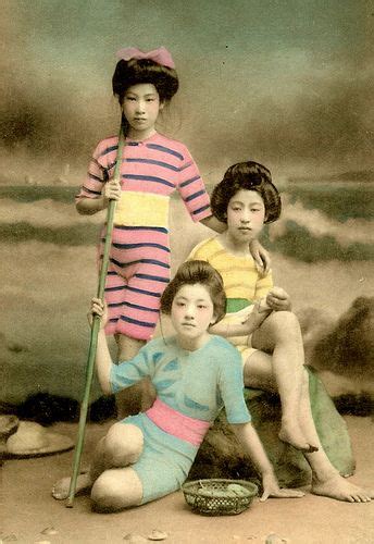 JAPANESE SWIMSUIT GIRLS Meiji Era Bathing Beauties Of Old Japan 12