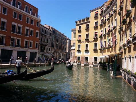Tourist Attractions In Venice Photos
