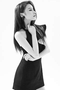 Lead vocalist, lead dancer, visual from: Elkie - generasia