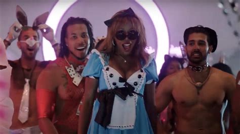 See Are You The One Cast Get Rowdy At Wonderland Party In Episode 6 Sneak Peek Video