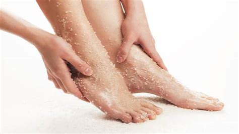 In this article, allremedies.com will introduce you 18 solutions & treatment for dry skin on legs. 5 tips on how to treat dry skin on face & legs naturally