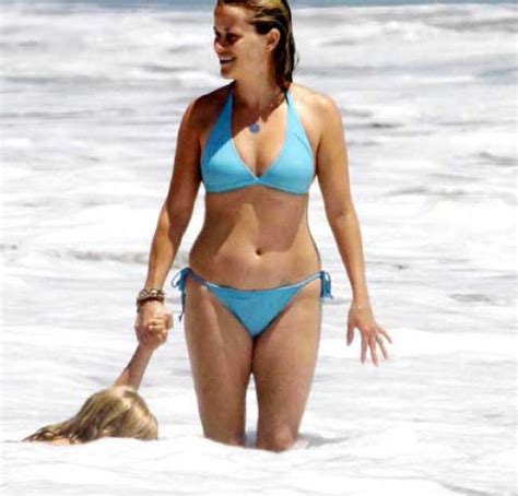 celebrities in hot bikini reese witherspoon in bikini