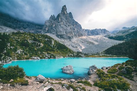 Best Hikes In The Dolomites Italy