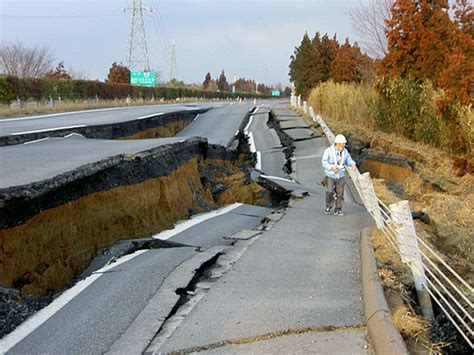 Photo Gallery Japan Earthquake Disaster In Pictures Der Spiegel