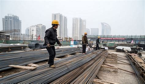 พบผู้รับเหมาก่อสร้างรายเล็กในจีนค้างค่าจ้าง สะท้อนความตกต่ำของตลาด