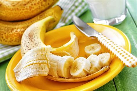 Aprikot, kismis, strawberi atau pisang adalah sumber serat yang hebat untuk. Cek Cara Pisang Bikin Berat Badan Turun Sampai 5 Kg Seminggu