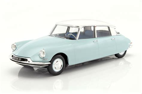 Citroen Ds 19 Baujahr 1959 Hellblau Weiß 118 Norev Octane Magazin