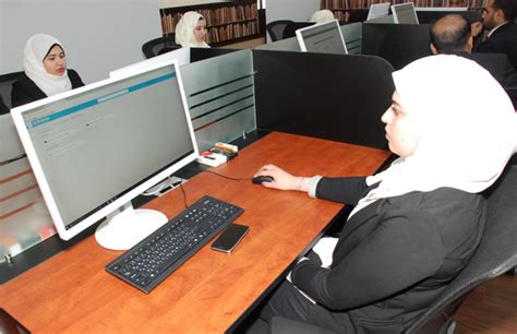 بشراكة مع وزارة السياحة والنقل الجوي والصناعة التقليدية والاقتصاد الاجتماعي _ كتابة الدولة المكلفة بالصناعة التقليدية و الاقتصاد الاجتماعي، النسخة الأولى للأسواق. كيف تحصل على كارت الفلاح وما تكلفته وفوائده؟ - بوابة الأهرام