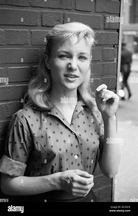 Page 2 Susan Oliver High Resolution Stock Photography And Images Alamy