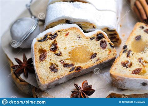 I would like to make my christmas cake in my 2lb loaf tin, as i do not want a large cake. Christmas Stollen,Traditional Fruit Loaf Cake, Festive ...