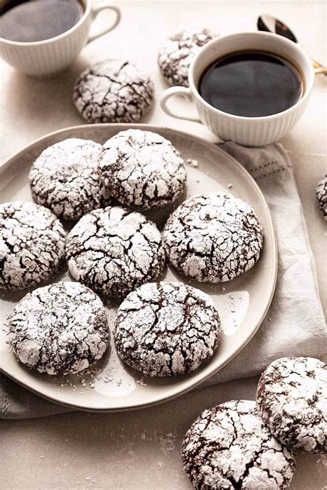 I have some easy holiday cookie recipes for you and some great cookie baking tips! The BEST Rich and Fudgy Double Chocolate Crinkle Cookies | Foodtasia | Recipe | Chocolate ...