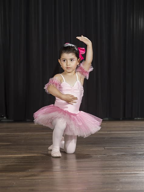 Escuela De Ballet Para Niñas Ballet Clases De Ballet En Febrero