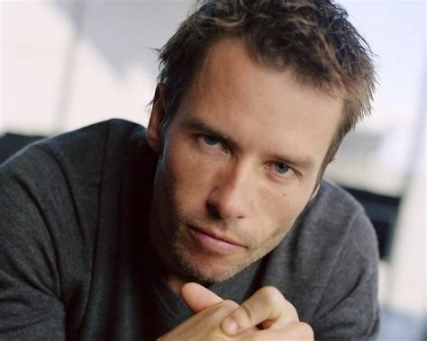 Pearce started his career portraying mike young in the australian television series neighbours. Team Kristen Site: Audio: Guy Pearce mentions working with ...