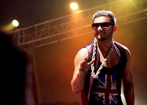 Photos 25000 Fans Shout Yo Yo For Rapper Honey Singh Missmalini