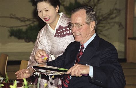 President George H W Bush Vomits And Faints At A State Dinner In 1992 New York Daily News