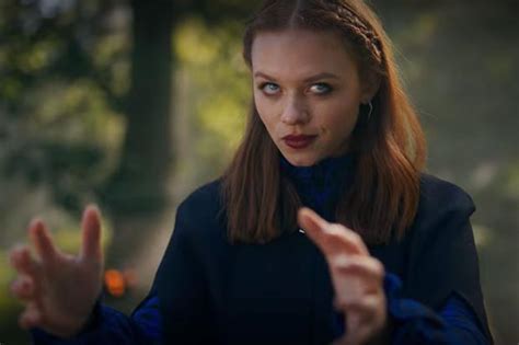 She is portrayed by sadie soverall. Destino La Saga Winx: quién es exactamente Beatrix | Fate ...