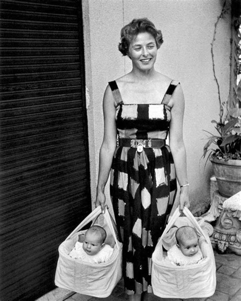 Ingrid Bergman With Her Twin Daughters In 1952 Ingrid Bergman Ingrid Celebrity Stars