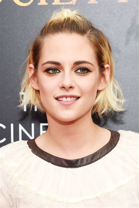 So, why not to choose the image you like and test it with your hairstylist? 26 Half-Up Half-Down Hairstyle Ideas | Down hairstyles ...