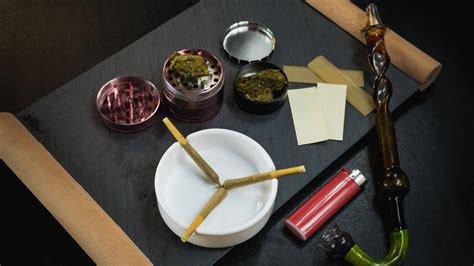 5 must have cannabis accessories for every successful stoner herb