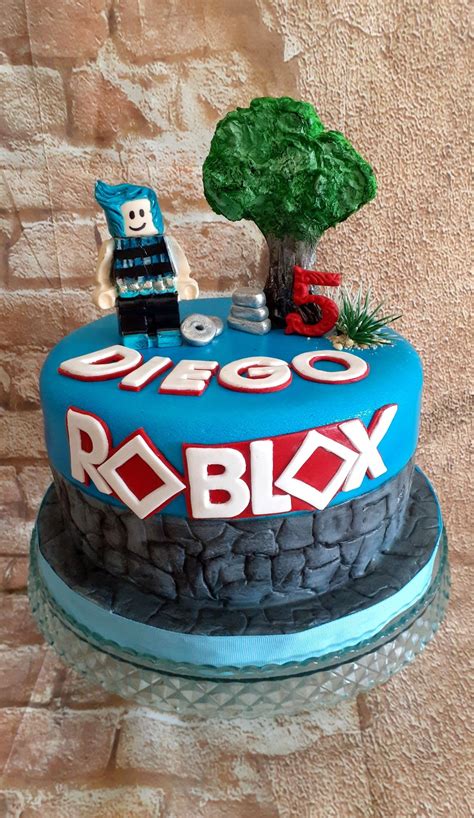 Roblox themed birthday party roblox cake cookies toys. Roblox Cake | Roblox cake, Cake, Cake designs