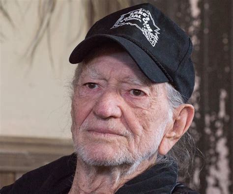 Willie Nelson Cancels Tour Cites Breathing Problem