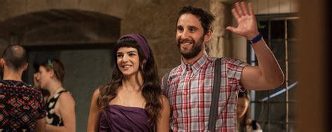 Este domingo daniel aráoz se convirtió en el séptimo eliminado del concurso de cocina de los famosos, luego de una gala intensa en la que se germán martitegui fue el encargado de anunciar la salida del protagonista de la película el hombre de al lado. 'La mujer de al lado': Clara Lago y Dani Rovira ...