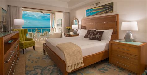 Beachfront Grande Luxe Club Level Junior Suite With Balcony Tranquility