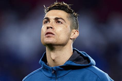 Криштиану роналду (cristiano ronaldo) футбол нападающий португалия 05.02.1985. Cristiano Ronaldo: Man Utd 'must offload' Anthony Martial ...