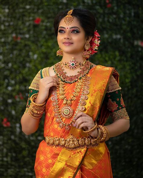 Suntv anitha sampath slam populer ruclip channel staff | thumbnail controversy #youtube. 60+ Anitha Sampath (News Reader) Images HD | Sun TV Anchor Photos ~ Live Cinema News