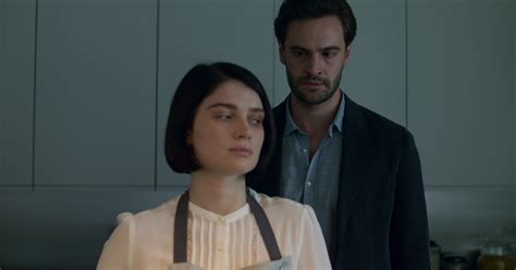 Ginny & georgia (netflix original) netflix says: Behind Her Eyes: Meet the Cast of Netflix's New Thriller ...