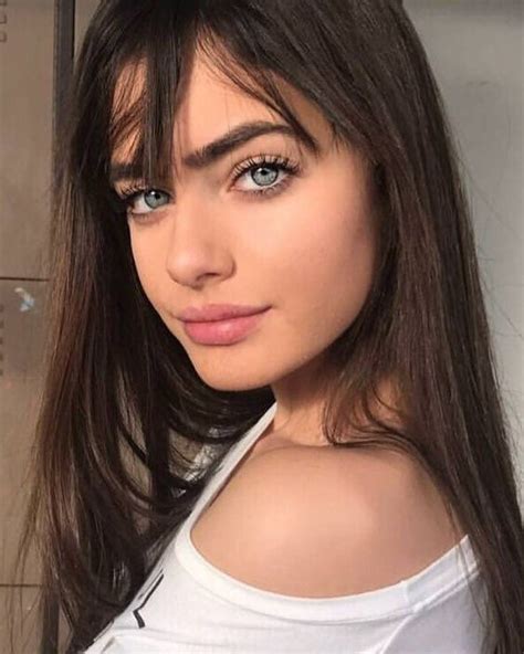 جمعنا لكم في هذه المقالة عبر موقع احلم اكثر من 10 عبارات جميله للواتس آب وصور معبرة من احلي عبارات جميله للواتس اترككم الآن مع هذه المقتطفات واتمني لكم قراءة ممتعة. افتار بنات كيوت | أجمل صور بنات 2020 HD أحلى خلفيات بنات ...