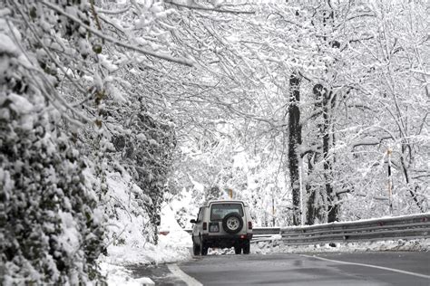 Italy Sees First Snowfall Of The Season — Il Globo